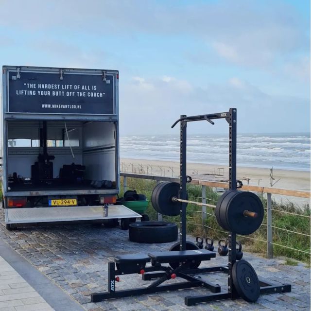 𝐃𝐨𝐨𝐫 𝐰𝐞𝐞𝐫 𝐞𝐧 𝐰𝐢𝐧𝐝! 💪🏻🌪⛈️ ⁣
⁣
www.mikevantloo.nl